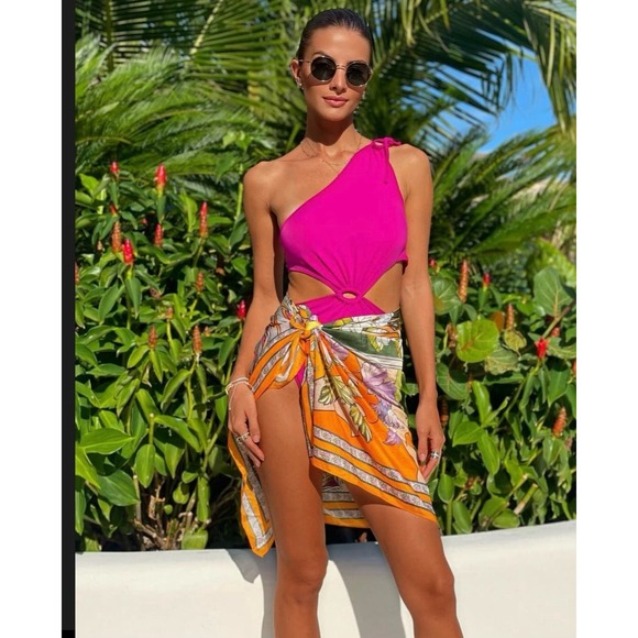 Free People X AGUA BENDITA• SUKI Bloom One-Piece Crimson - Picture 11 of 13